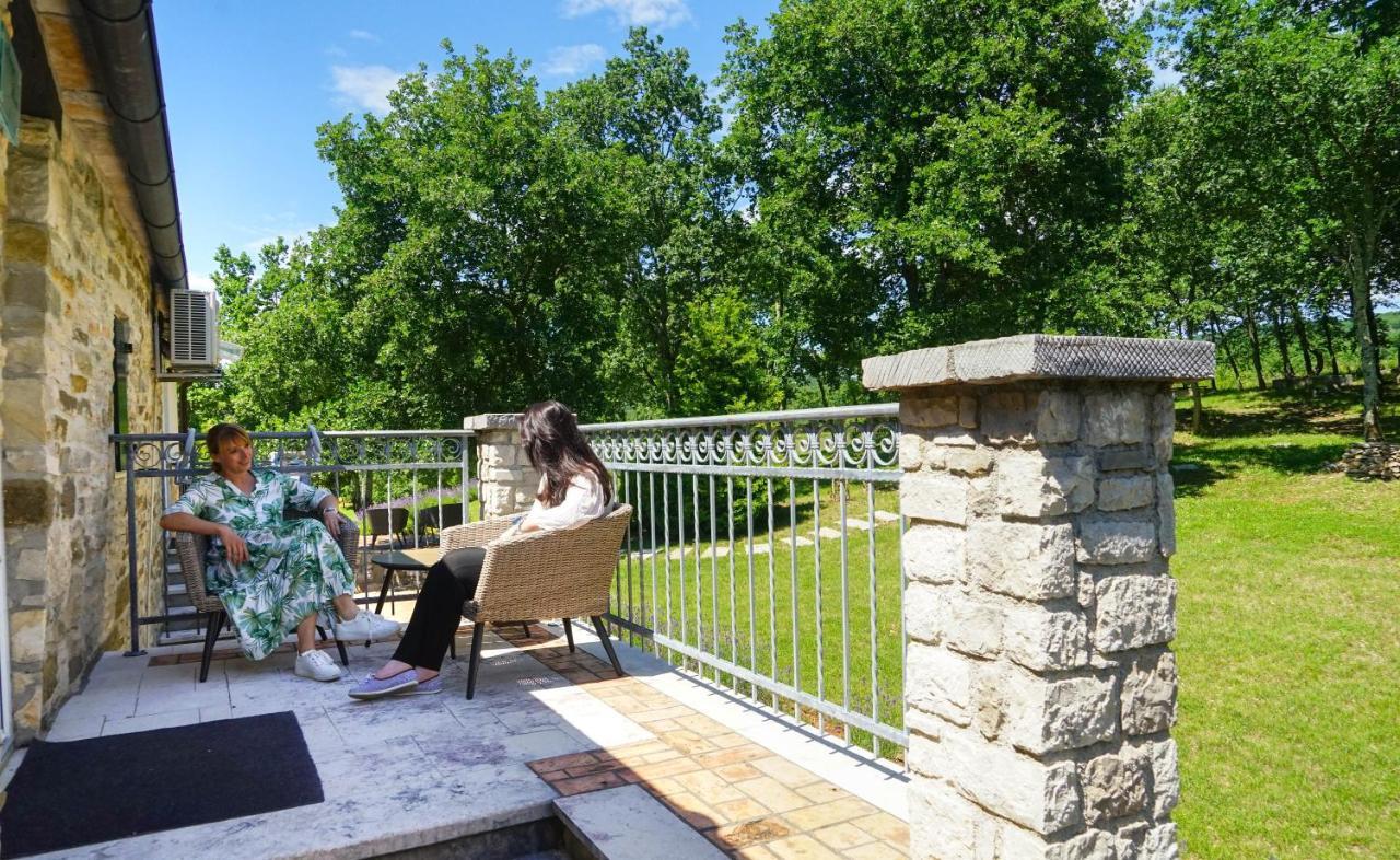 Stancija Ruseti Bed & Breakfast Oprtalj Bagian luar foto
