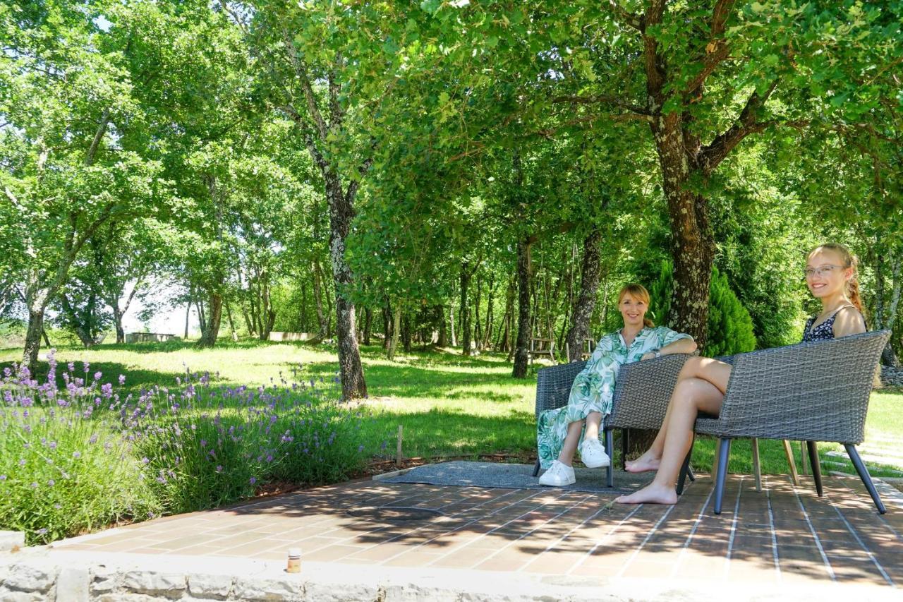 Stancija Ruseti Bed & Breakfast Oprtalj Bagian luar foto