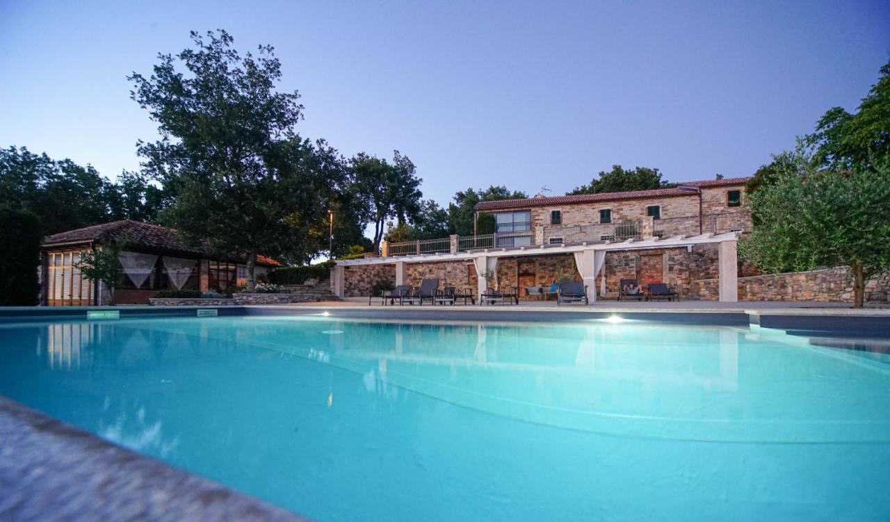 Stancija Ruseti Bed & Breakfast Oprtalj Bagian luar foto