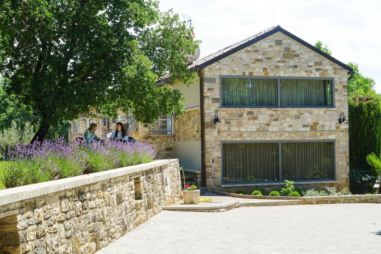 Stancija Ruseti Bed & Breakfast Oprtalj Bagian luar foto