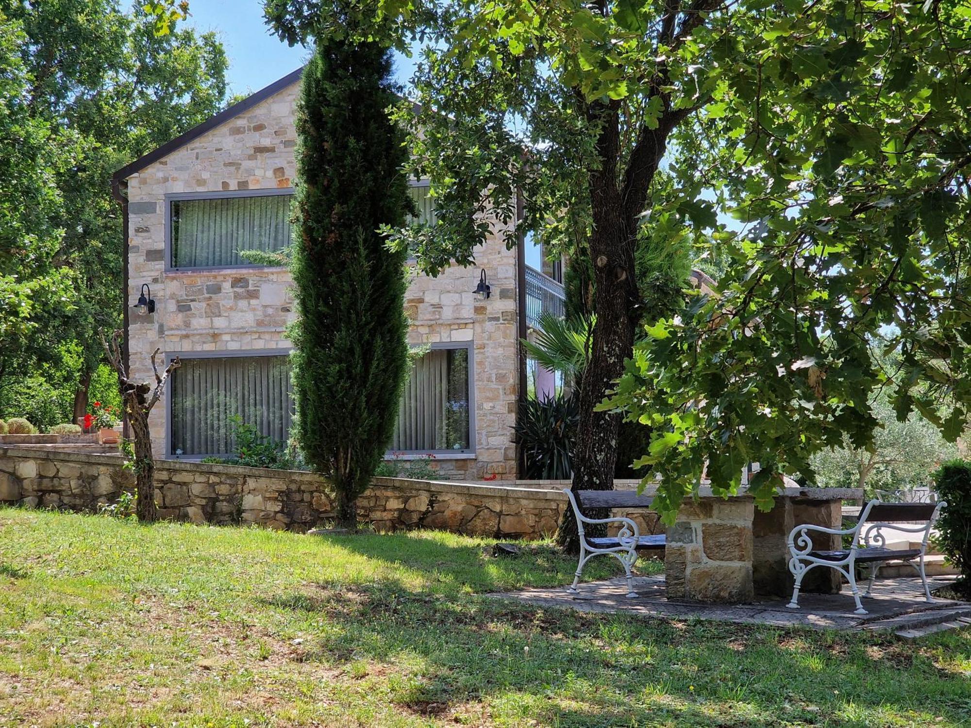 Stancija Ruseti Bed & Breakfast Oprtalj Bagian luar foto