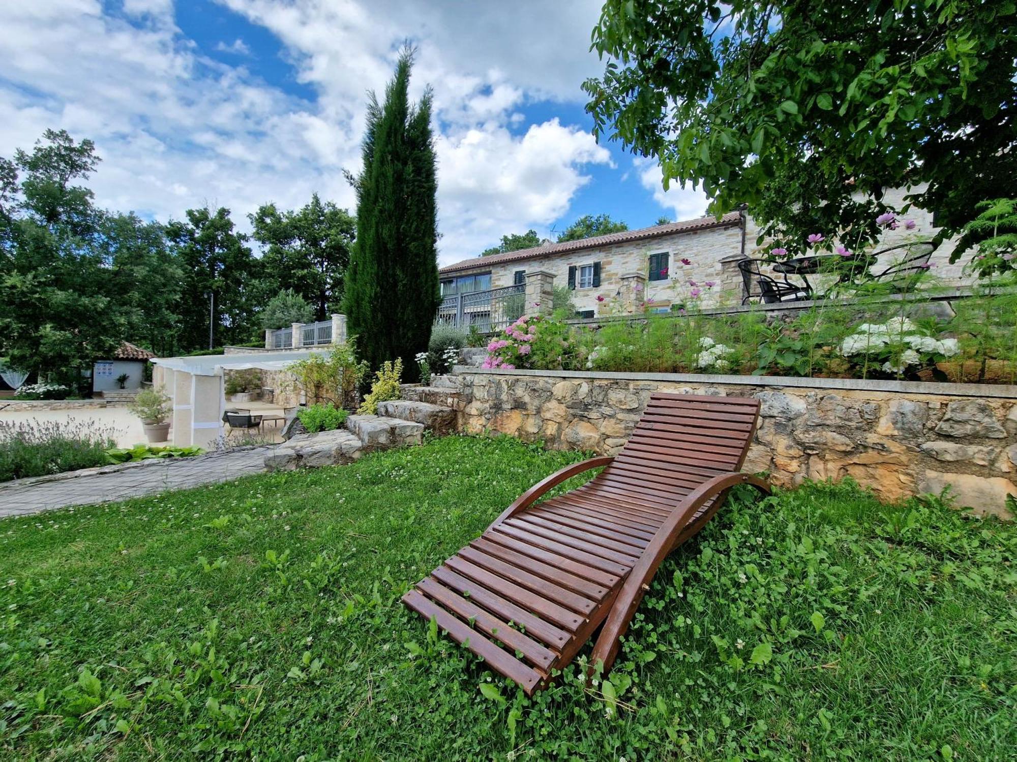 Stancija Ruseti Bed & Breakfast Oprtalj Bagian luar foto
