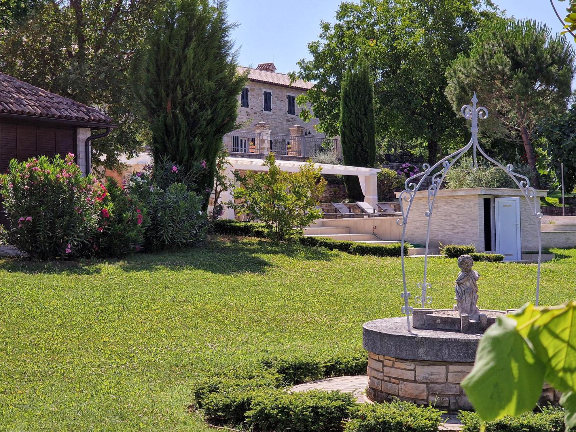 Stancija Ruseti Bed & Breakfast Oprtalj Bagian luar foto