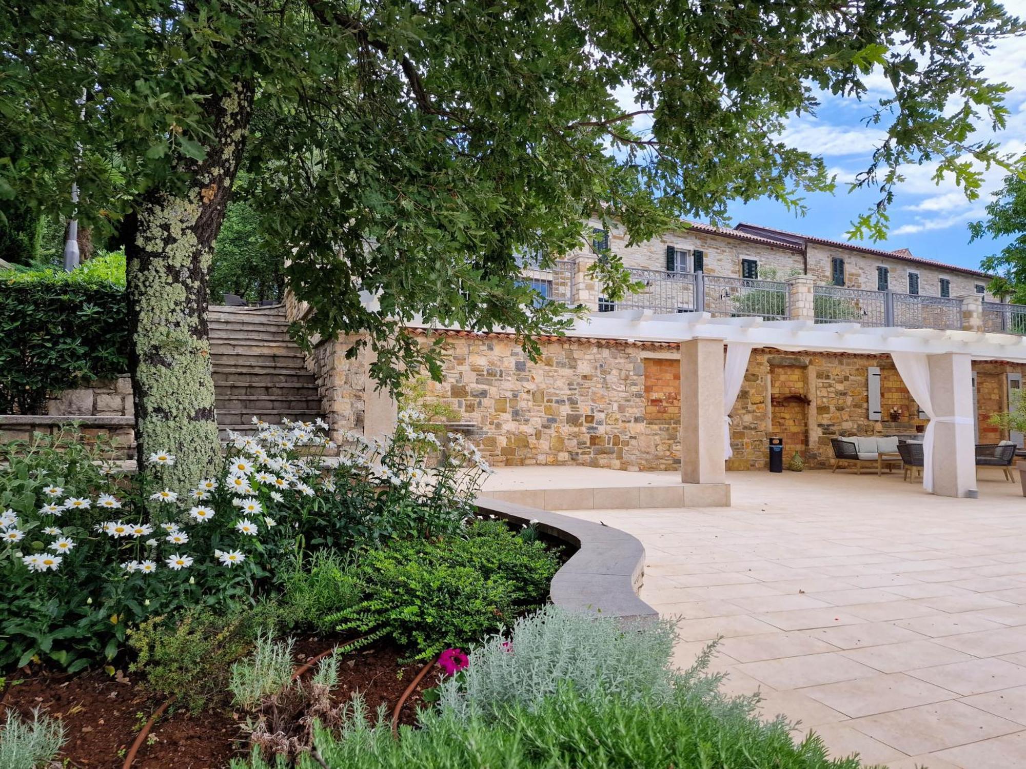 Stancija Ruseti Bed & Breakfast Oprtalj Bagian luar foto