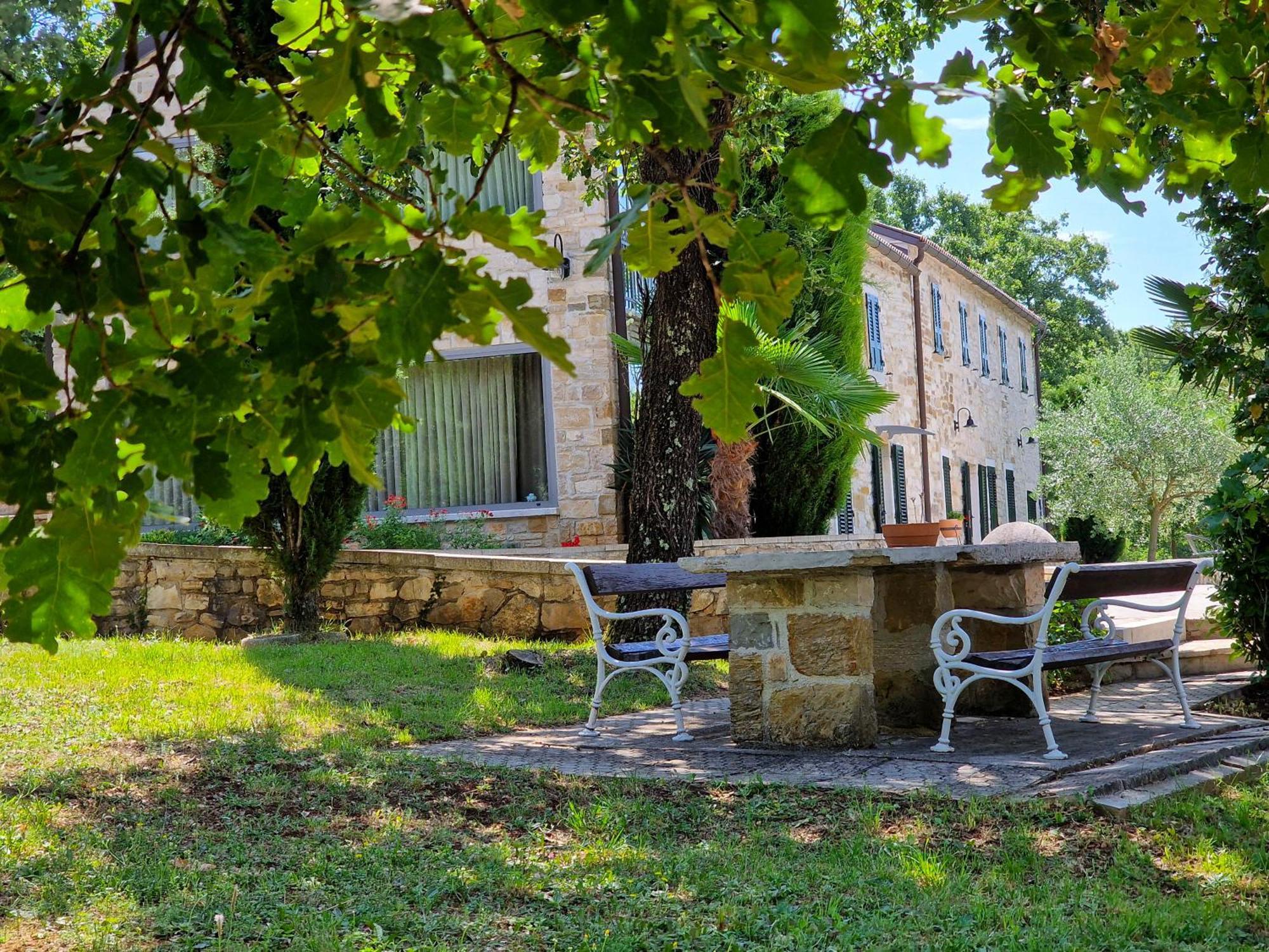 Stancija Ruseti Bed & Breakfast Oprtalj Bagian luar foto